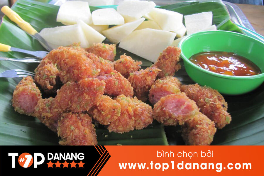 Ăn vặt nem chua rán Đà Nẵng