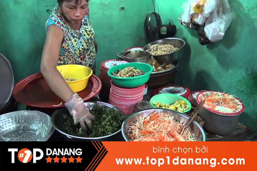 Cách chế biến cơm gà bà Buội Đà Nẵng