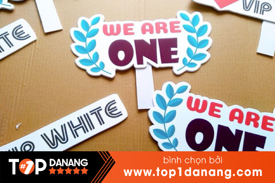 Làm hashtag cầm tay tại Đà Nẵng