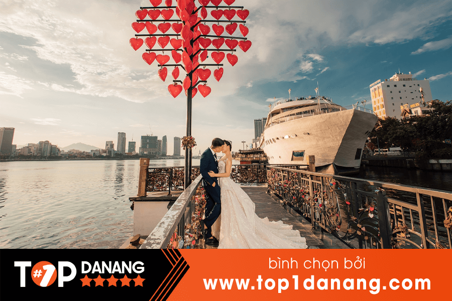 Cây cầu lãng mạn Đà Nẵng Cầu Tình Yêu