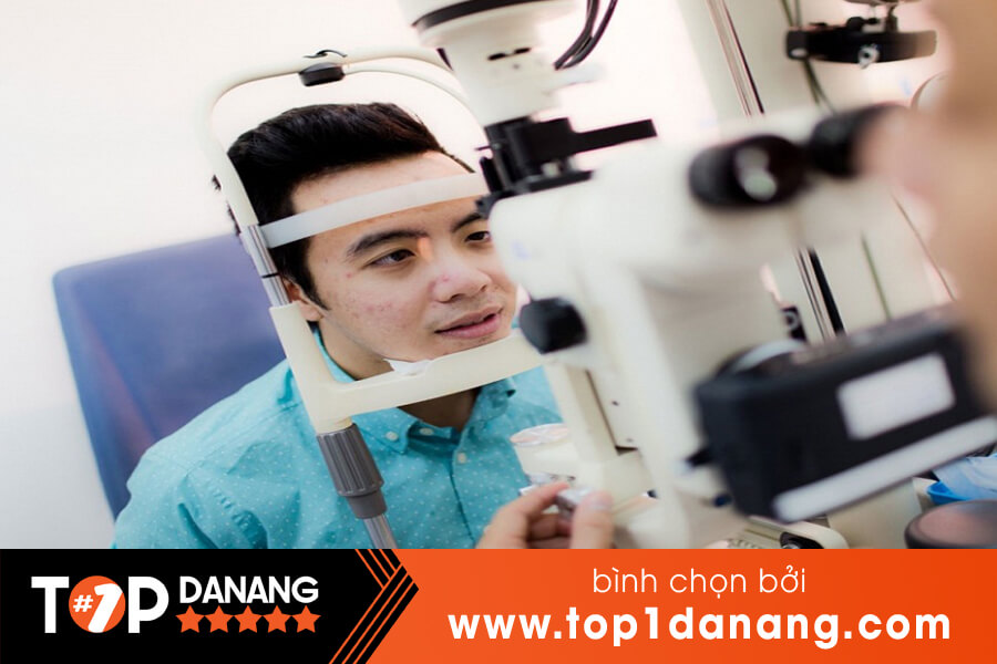 Bác sĩ khám mắt Đà Nẵng