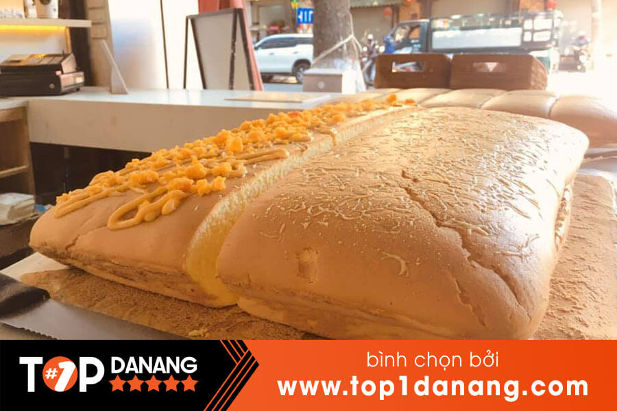 Bánh bông lan trứng muối Đà Nẵng