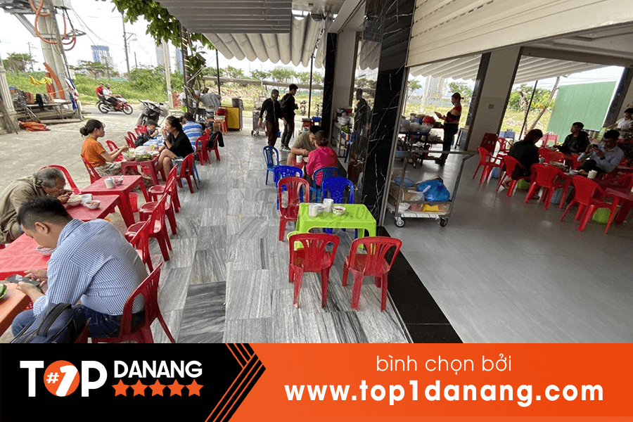 Bánh canh ruộng dưới chân cầu Thuận Phước