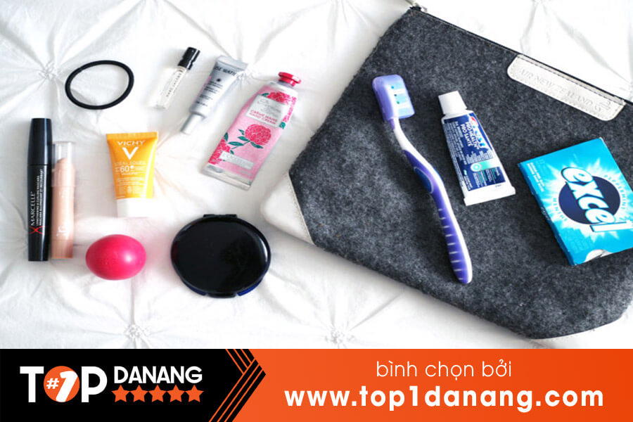 Đi Đà Nẵng cần chuẩn bị những gì - Đồ dùng vệ sinh cá nhân