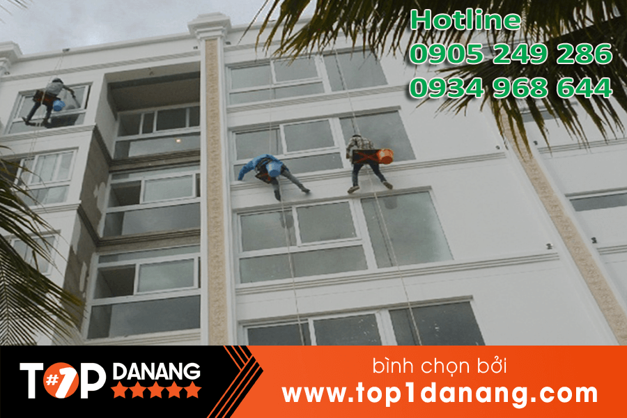 Dịch vụ vệ sinh kính tại Đà Nẵng - Bình An Tâm 