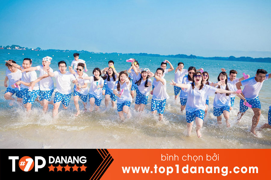 Mặc gì khi đi du lịch Đà Nẵng - Đi biển