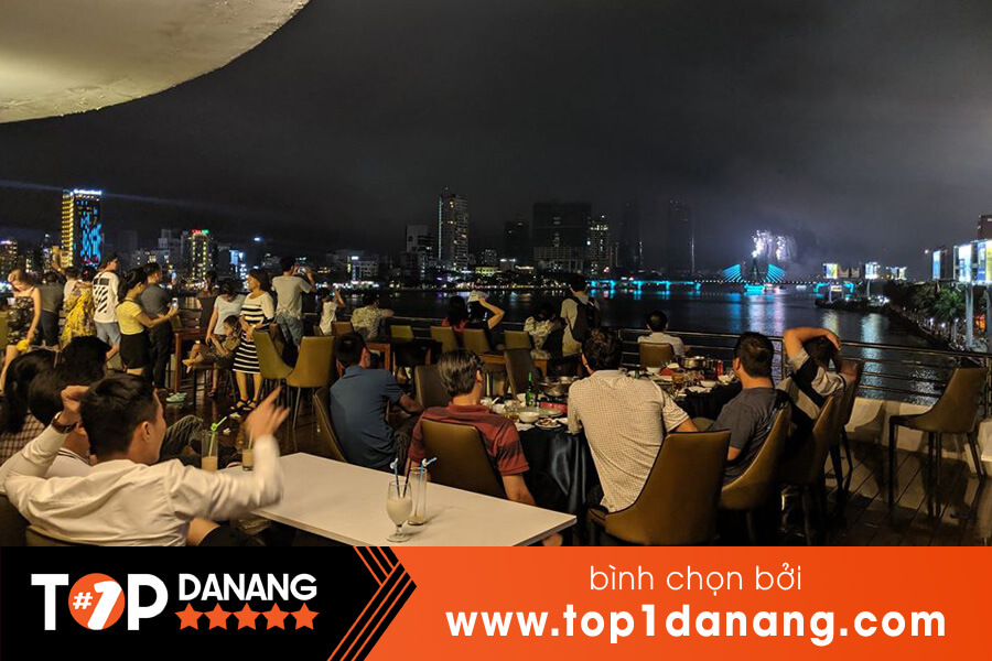 Nhà hàng du thuyền Marina Restaurant