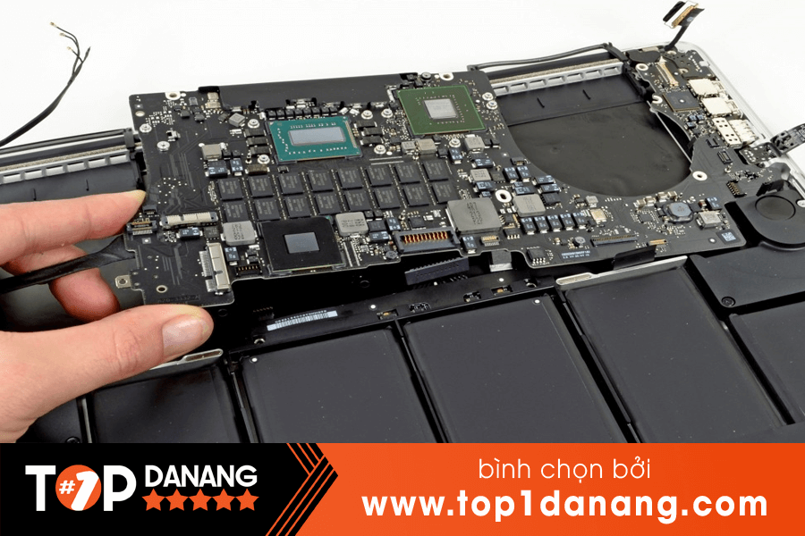Thay pin macbook chất lượng tại Đà Nẵng - Minh Toàn Computer