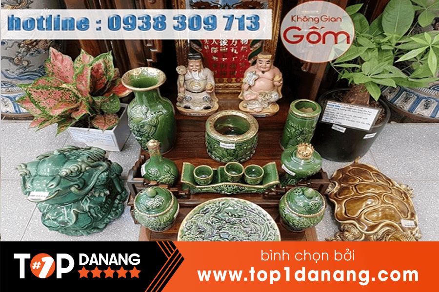 Bàn thờ thần tài gỗ Đà Nẵng - Không gian gốm Bát Tràng