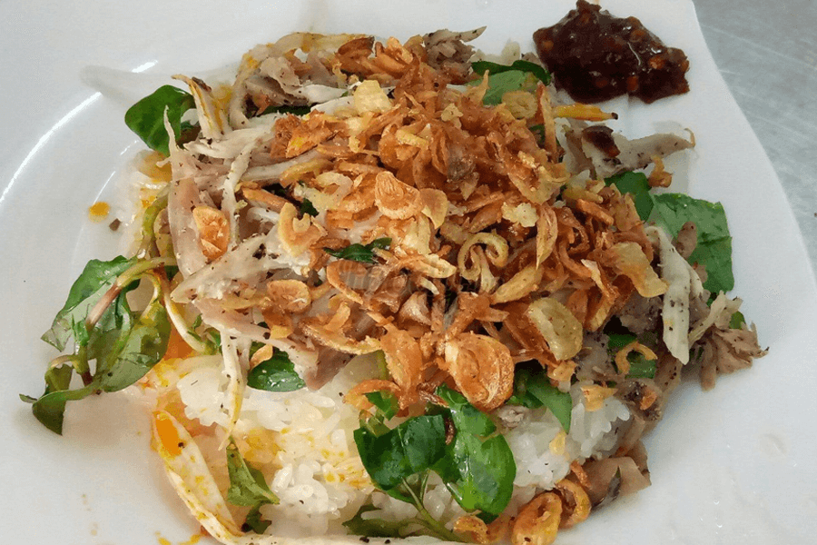 Địa điểm ăn sáng ở Đà Nẵng - Xôi Gà Ta Trưng Nữ Vương