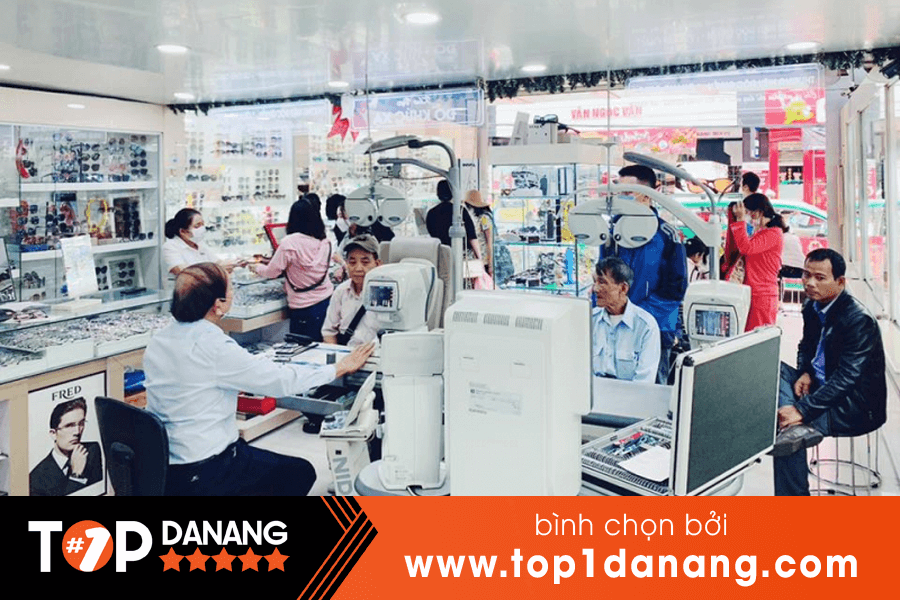 Cửa hàng cắt kính cận chuyên nghiệp Đà Nẵng Quang Optic