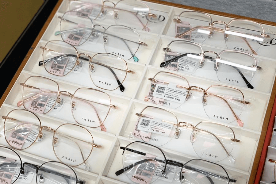 Cắt kính cận uy tín Đà Nẵng Mắt Kính Việt Tiệp