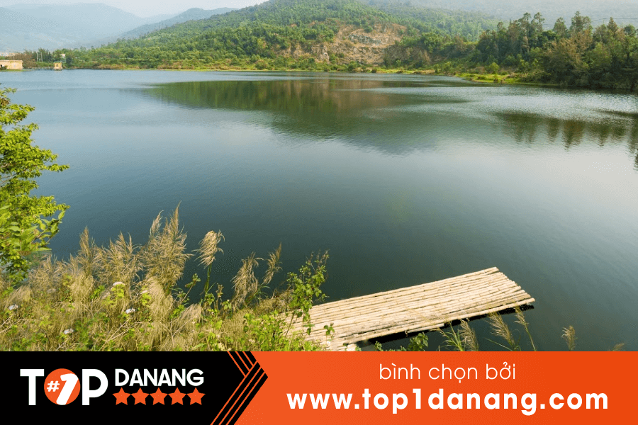 Chiêm ngưỡng vẻ đẹp hồ Xanh Đà Nẵng