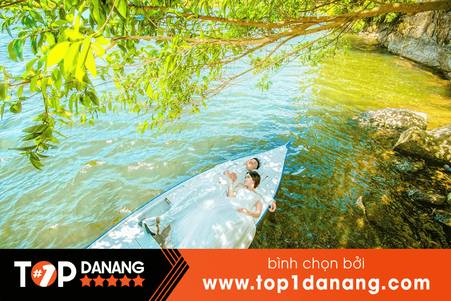 Chụp ảnh cưới tại Hồ Xanh Đà Nẵng