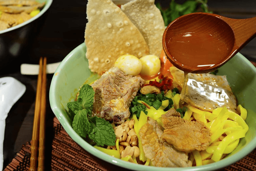 Ăn sáng trong lịch trình đi Đà Nẵng 