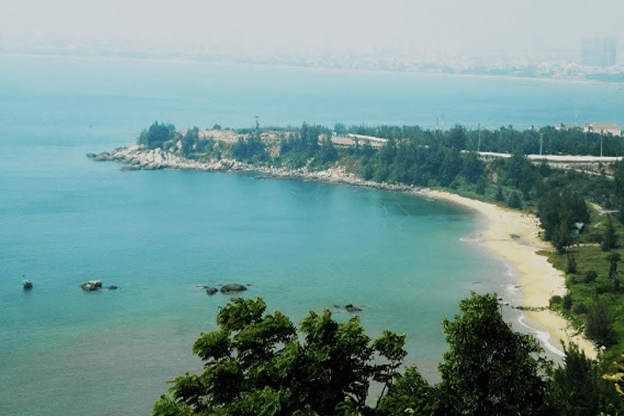 Khung cảnh bãi đá đẹp Bãi Bụt Đà Nẵng
