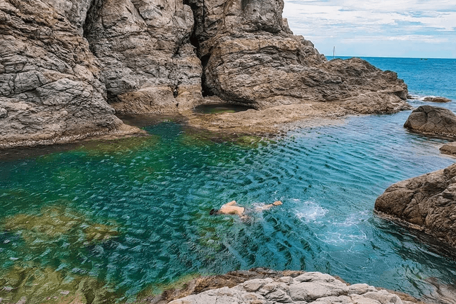 Khám phá mũi đá hoang sơ Đà Nẵng - Mũi Nghê