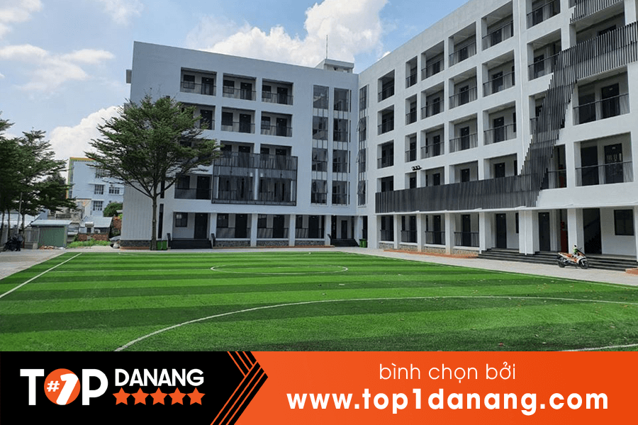 Địa chỉ thuê sân cỏ nhân tạo Đà Nẵng - Bế Văn Đàn