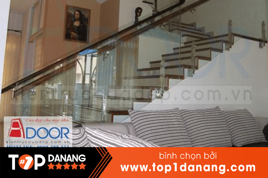 lắp đặt lan can kính cầu thang Đà Nẵng Cửa đẹp Adoor