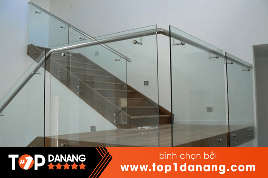 Dịch vụ thi công lan can kính cầu thang kính Đà Nẵng Hưng Gia Khang