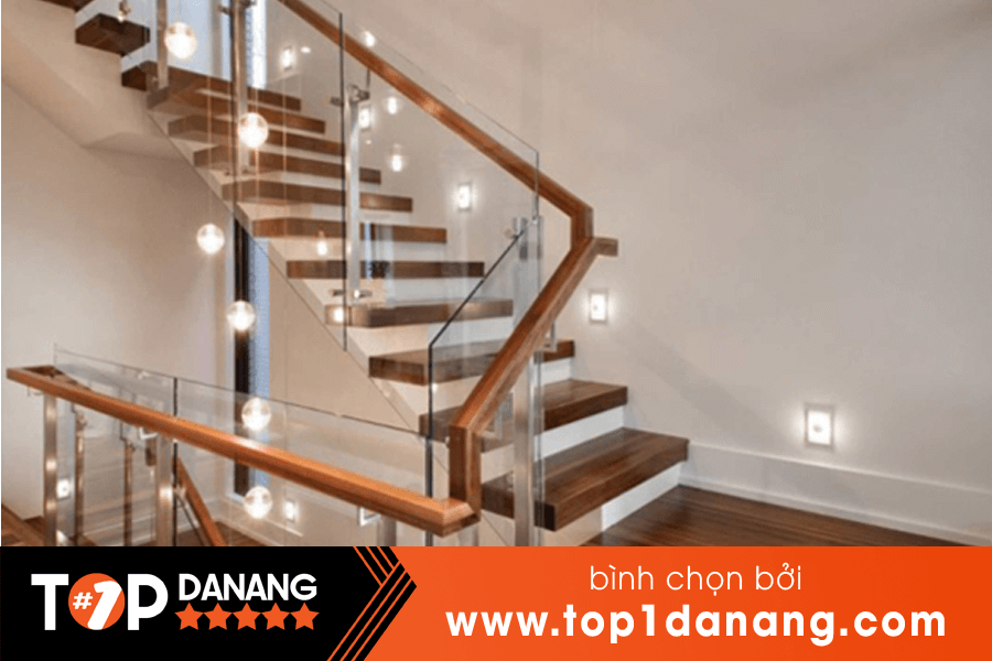 thi công lan can kính cầu thang Thanh Sơn Đà Nẵng